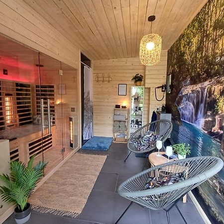Entre Monts Et Collines B&B Et Spa En Option Exterior foto
